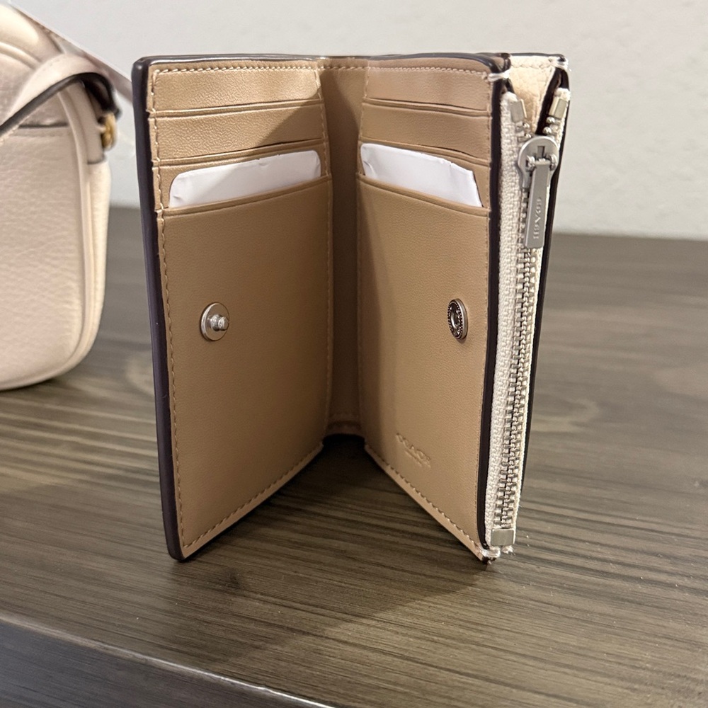 Coach Off-White Crossbody Bag and Wallet Set - Picture 5 of 7